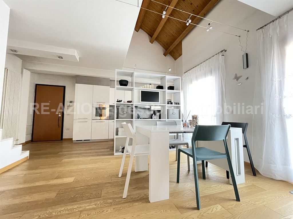 CARMIGNANO DI BRENTA: splendido ATTICO duplex